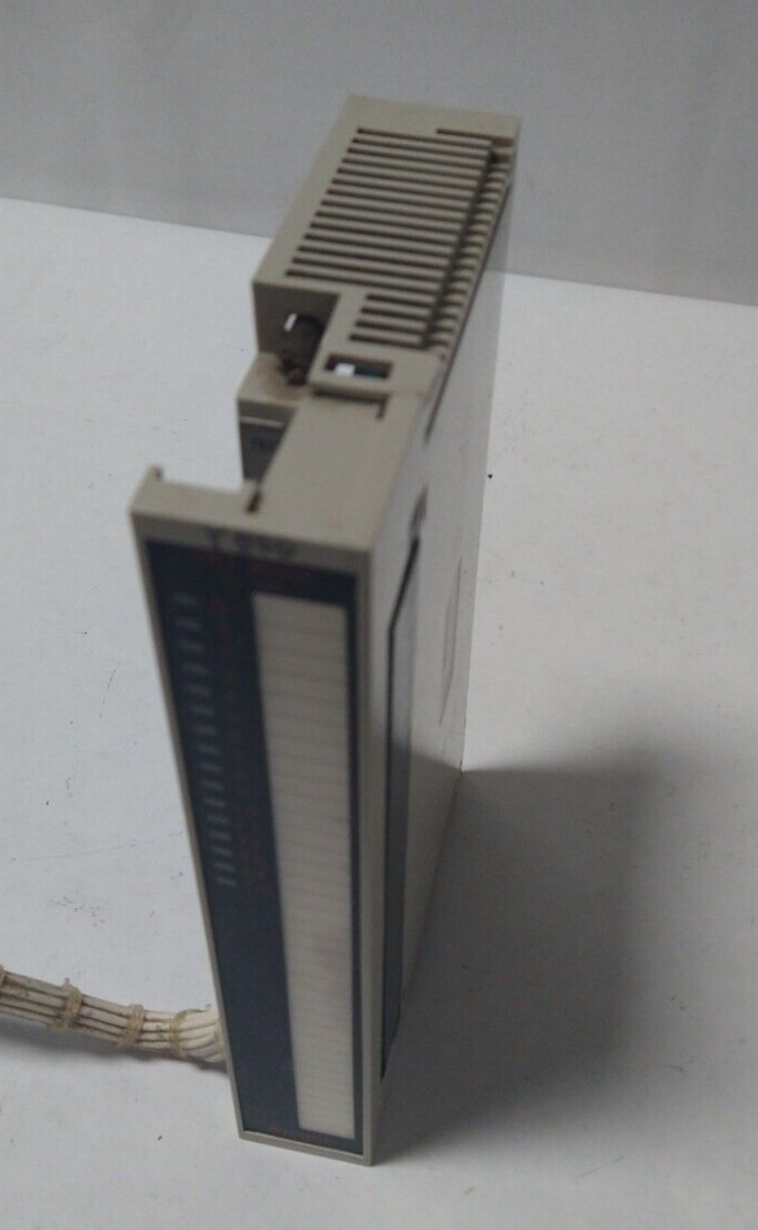 HITACHI YRY-20AH / YRY20AH H-Series Output Module 16PT AC/DC 240V 24V 2A Relay