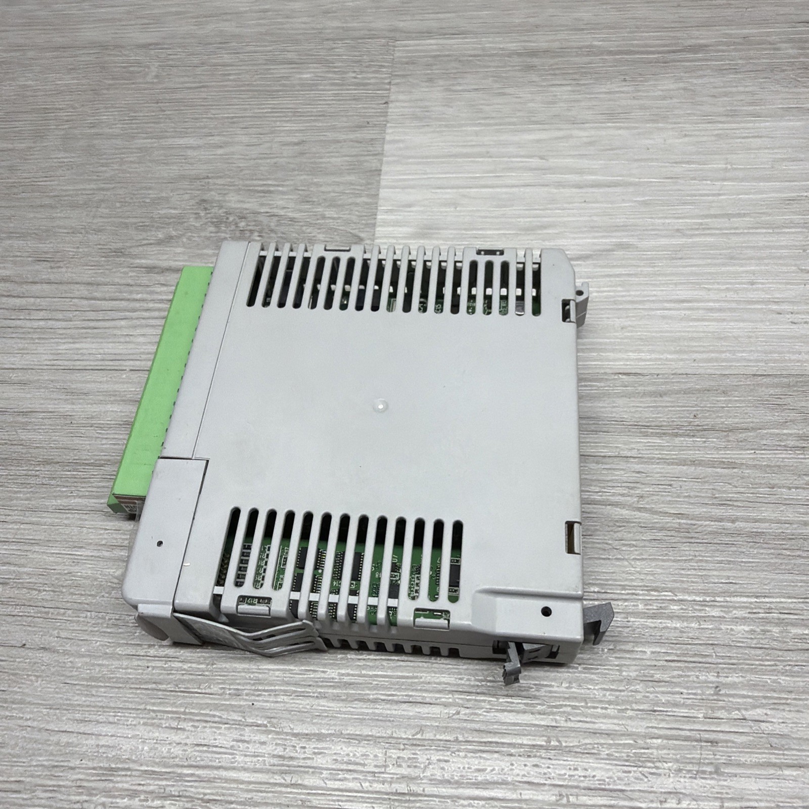 Automation Direct P2-16TA Discrete AC Output Module, 16 Point, READ DESCRIPT