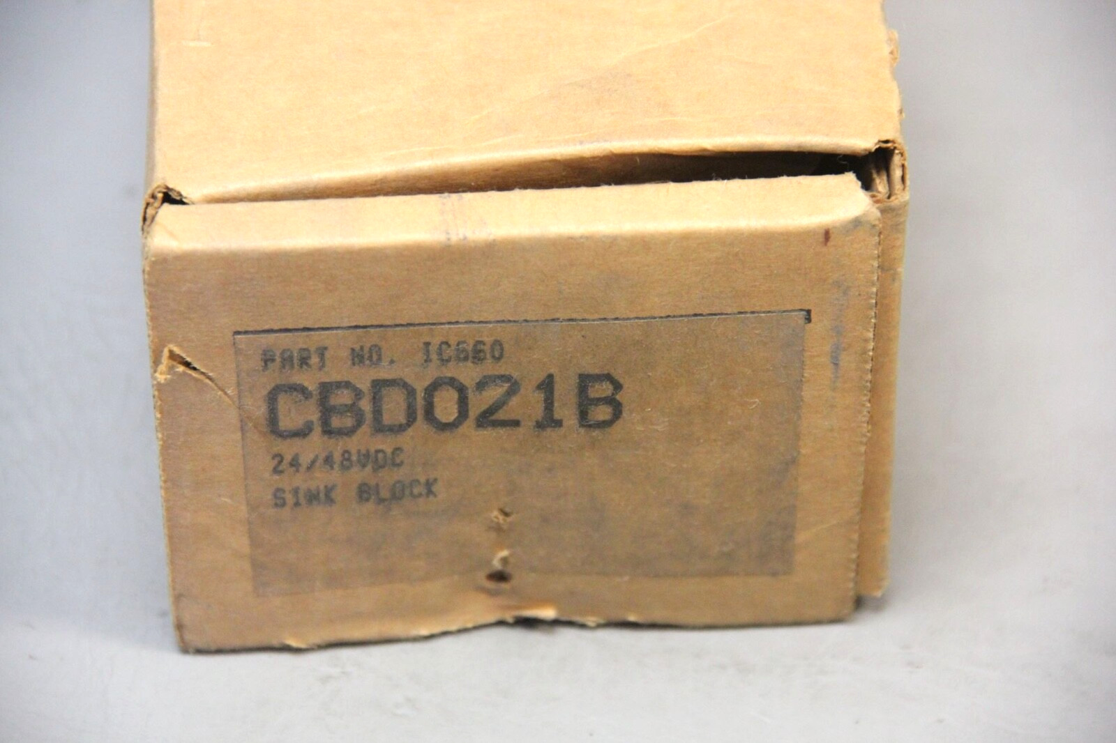 GE Fanuc IC660ELD021B Genius I/O Module PLC Input Output – New