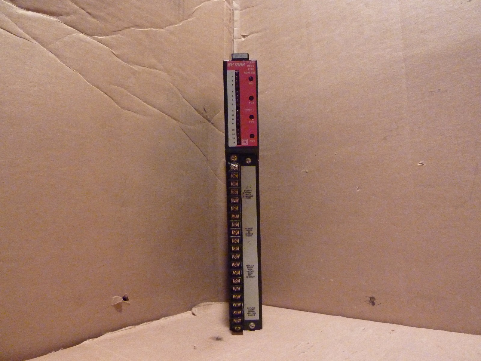 Square D SY/MAX Input Module, ROM221, Class 8030, Series F2