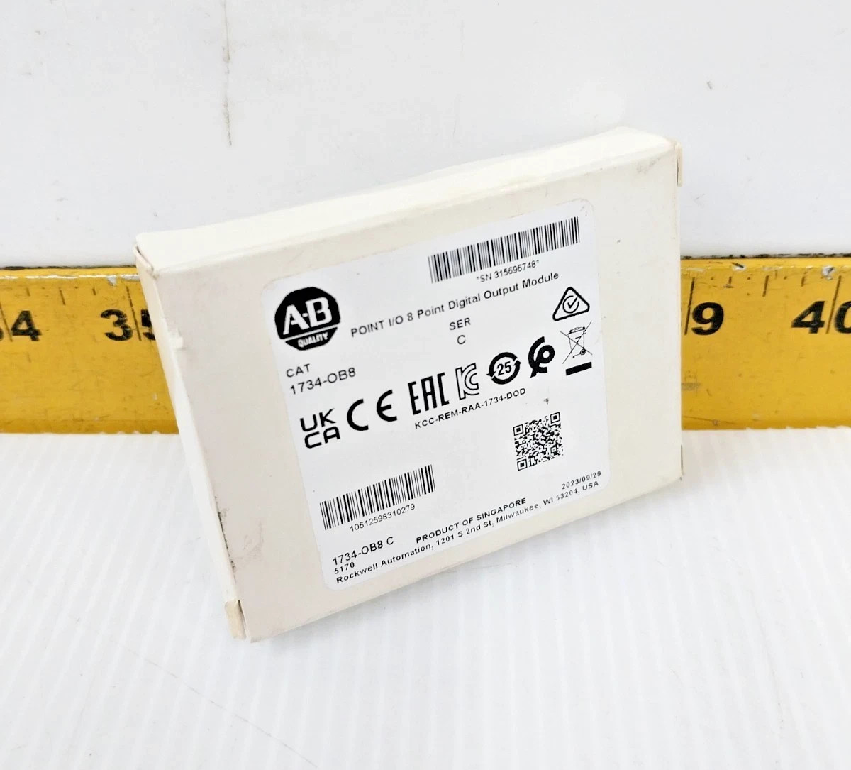 New Allen-Bradley I/O 8 Point Digital Output Module 1734-OB8 SER C