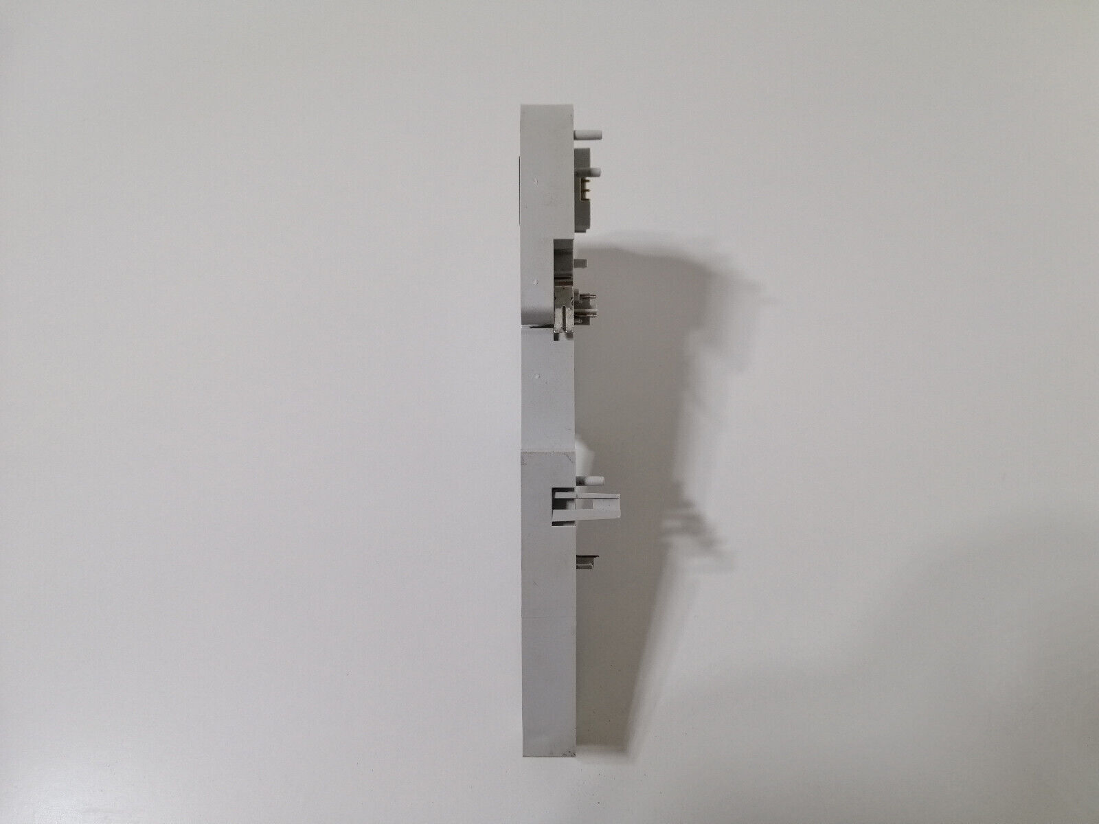 Eaton XNE-16DO-24VDC-0.5A-P Part No: 140039 PLC Output Module (PLC, PLC, I/O)