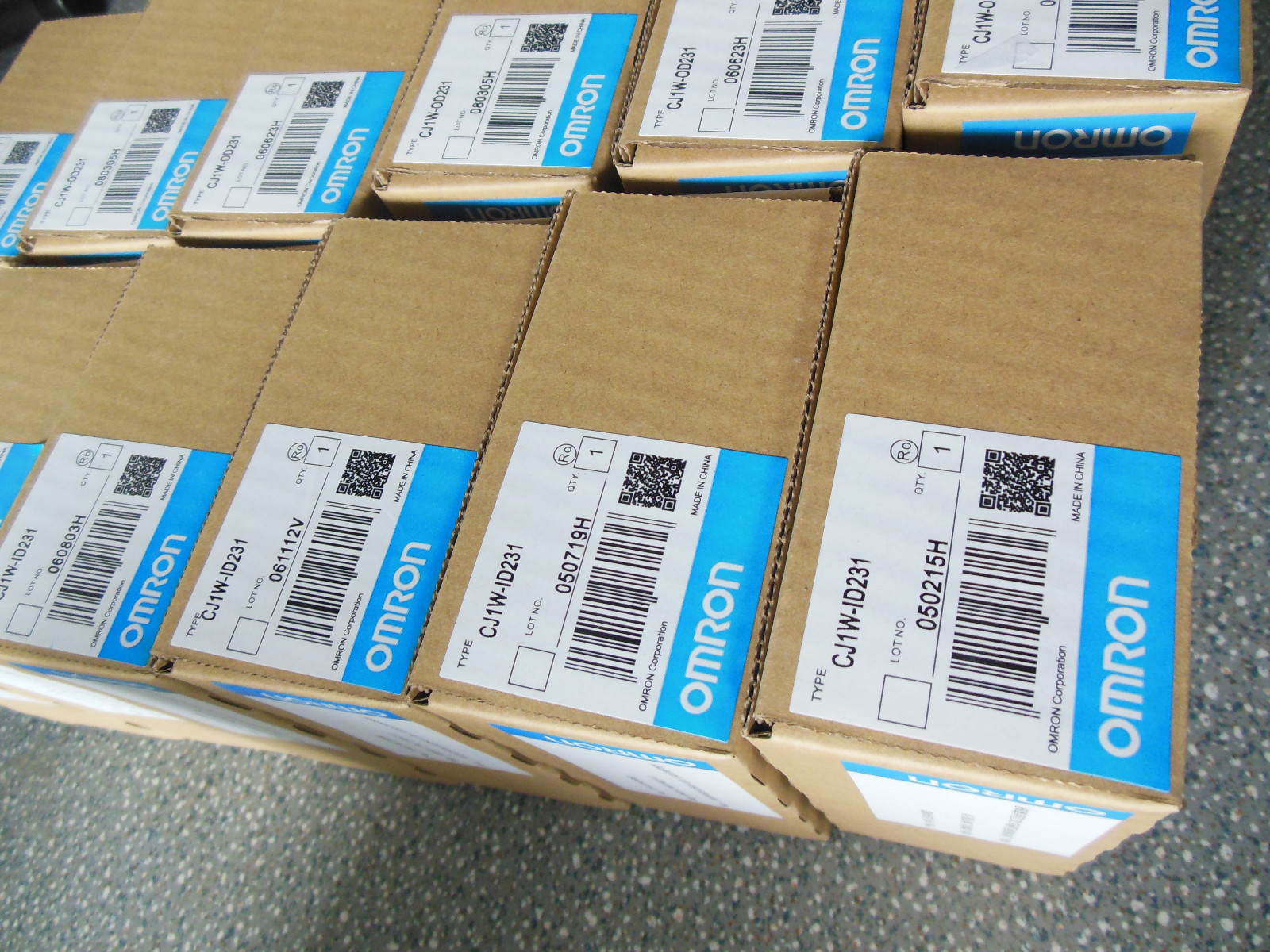 OMRON PLC CJ1W-ID231 NEW FREE EXPEDITED SHIPPING