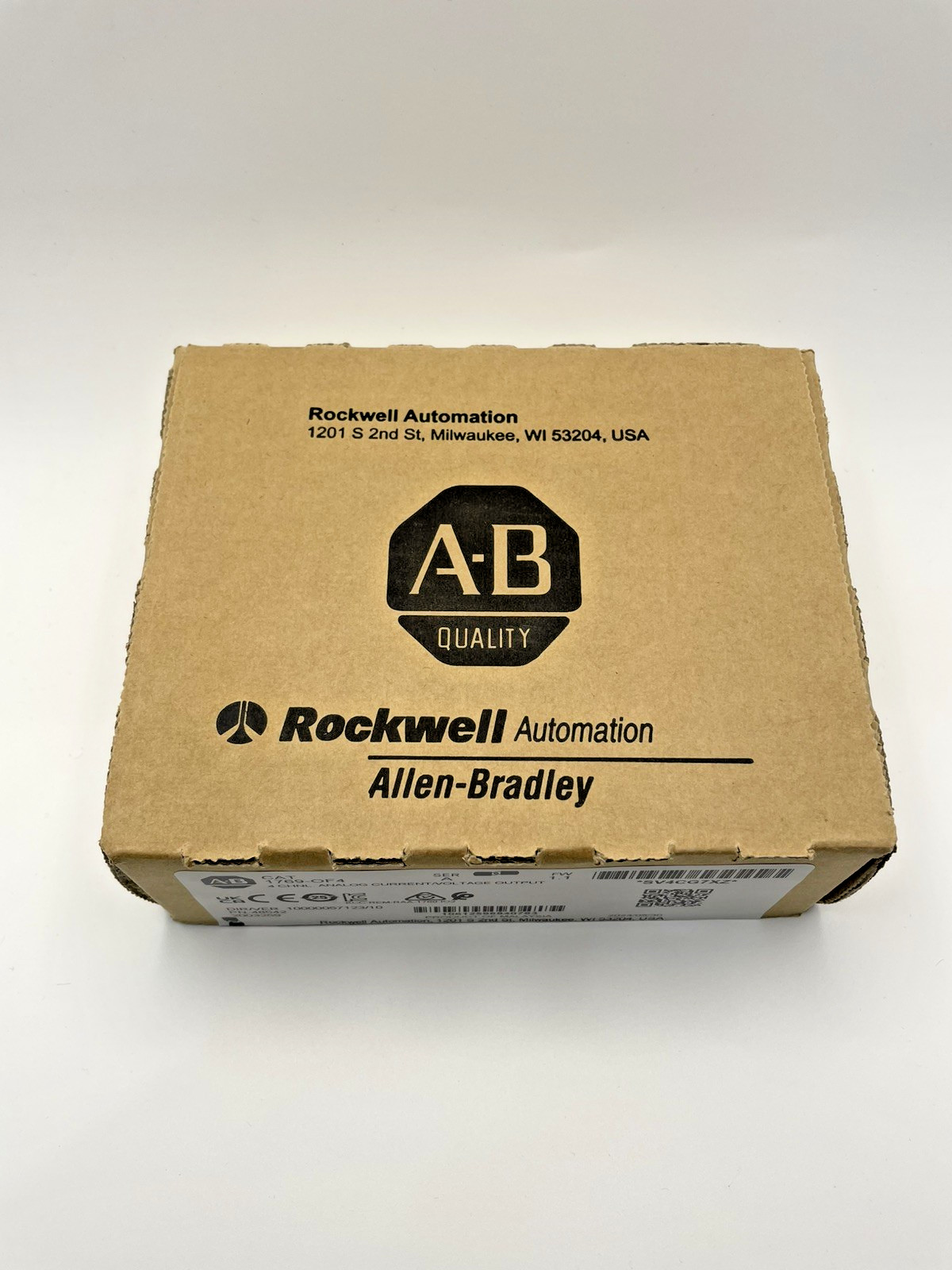 New Factory Sealed AB CAT 1769OF4 4 CHNL Analog Current/Voltage Output Series A