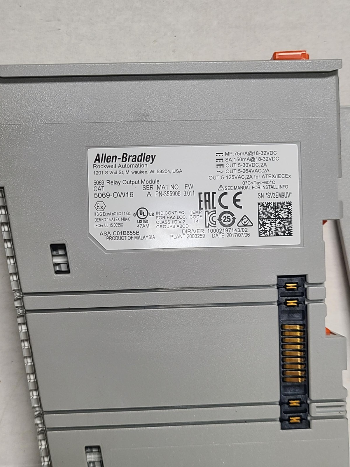ALLEN BRADLEY 5069-OW16 RELAY OUTPUT MODULE WITH COVER