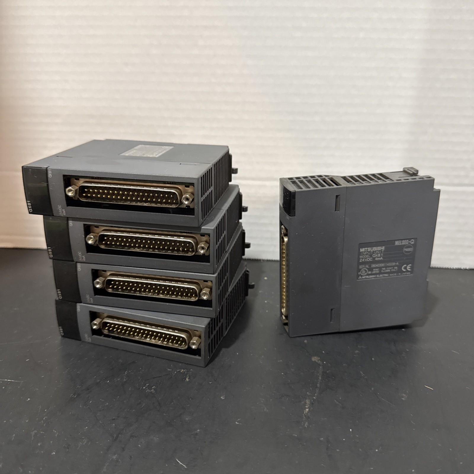 Mitsubishi QX81 PLC Q Series Input Module 5 Count Used