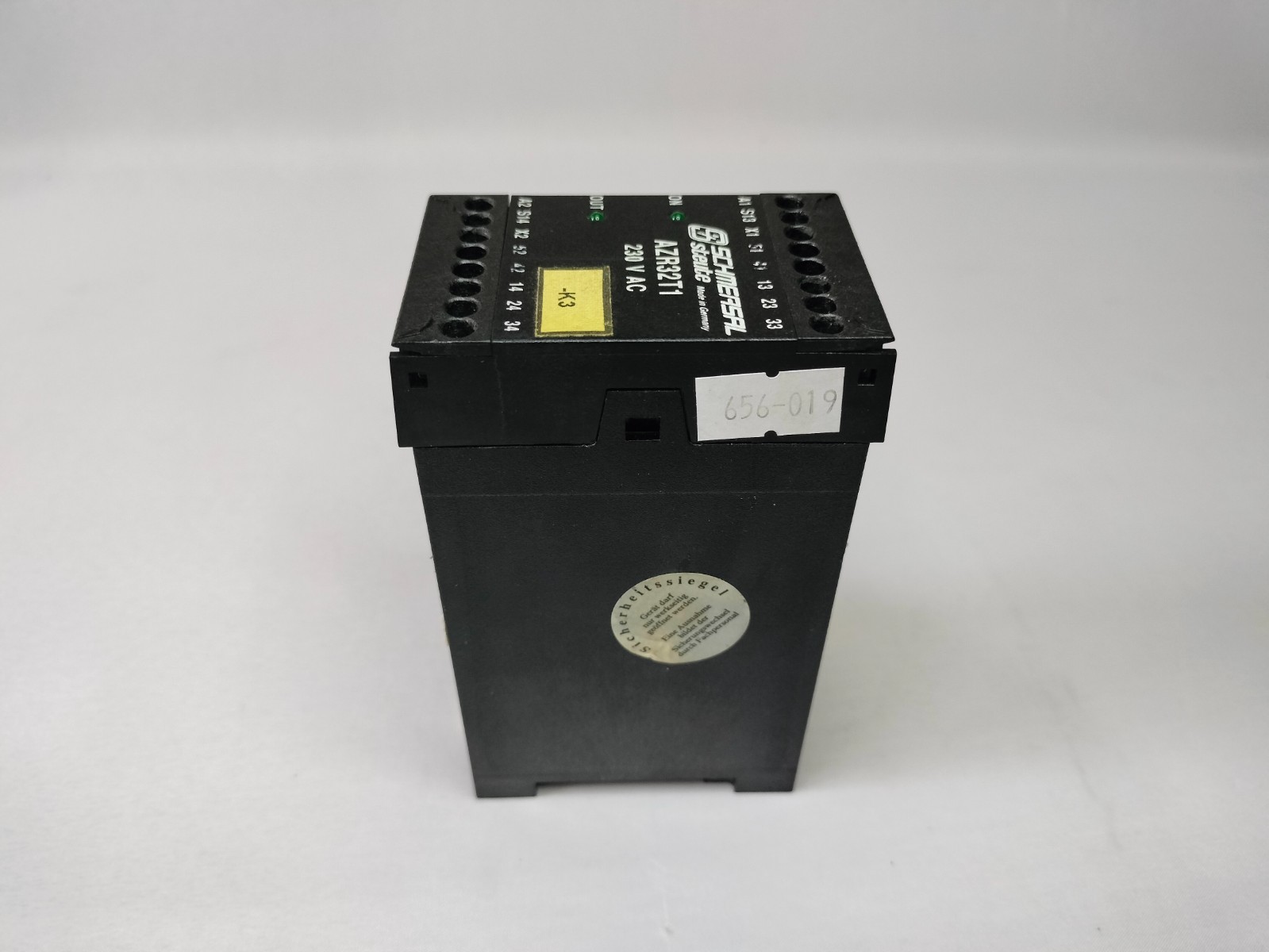Schmersal AZR32T1 Safety Controller Module Relay 230VAC