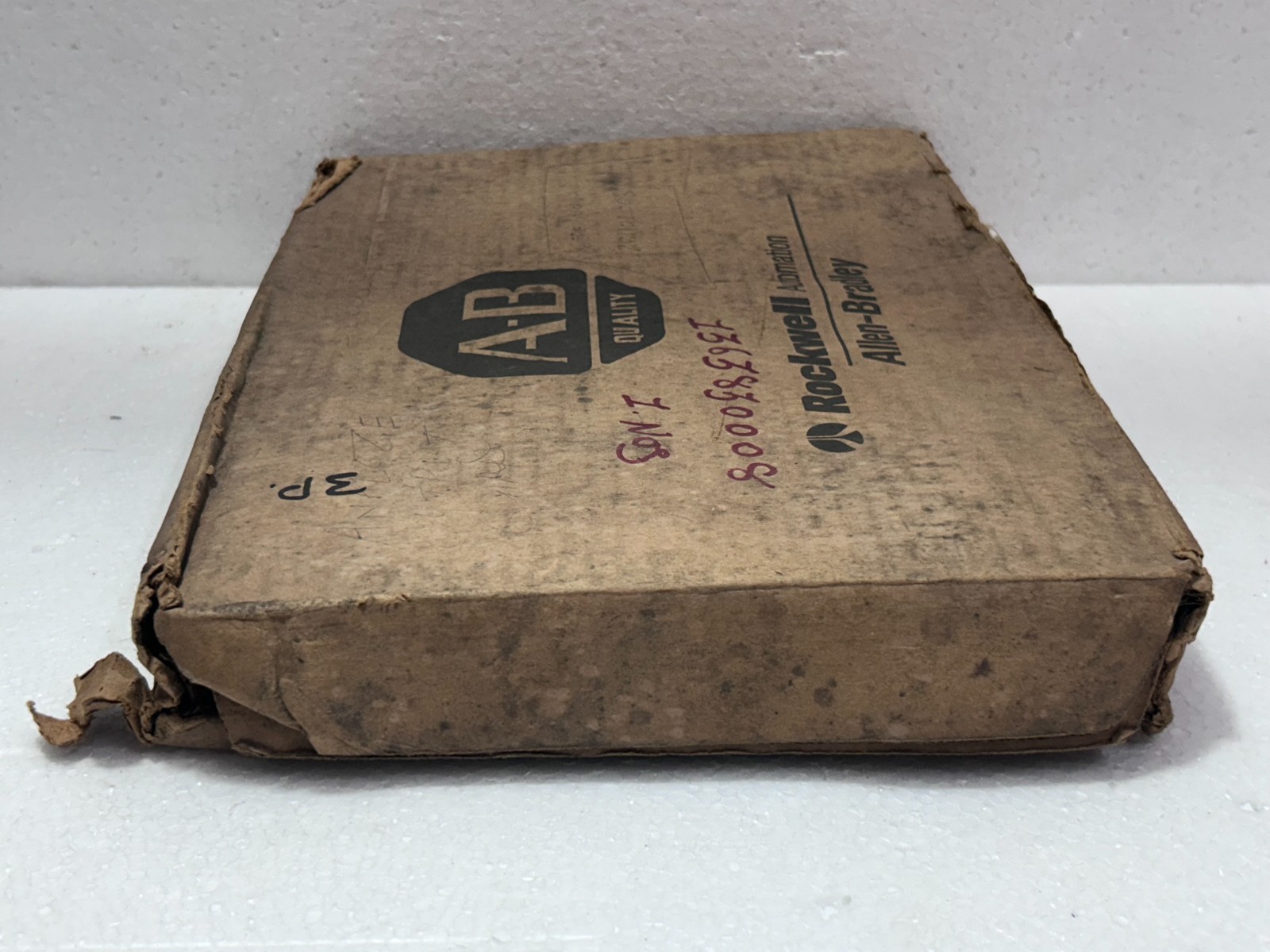 Allen-Bradley 1771-OFE2 B Analog Output Module TERMINAL MISSING