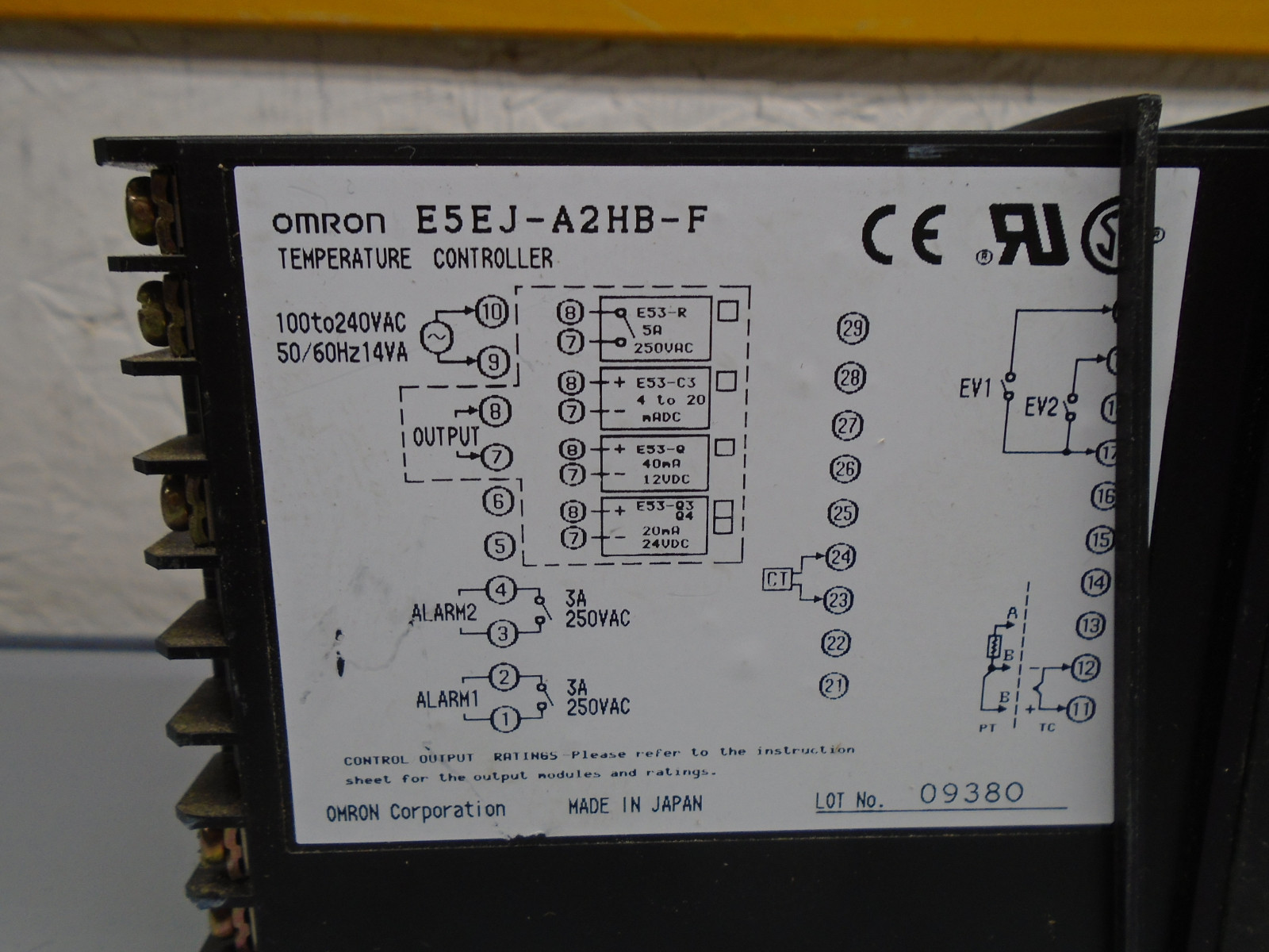 E5EJ-A2HB-F Omron Temperature Controller E5EJA2HBF X88