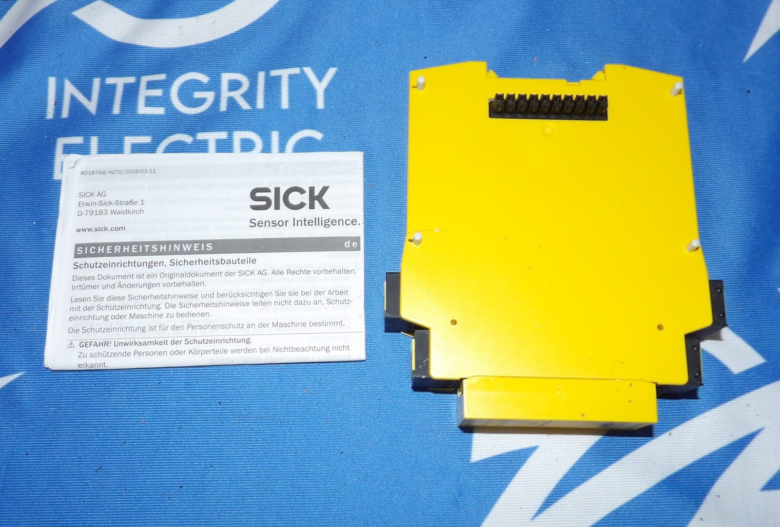 NOS Sick Safety Controller FX3-XTIO84002, 2.2W 24VDC + 1 Year Warranty