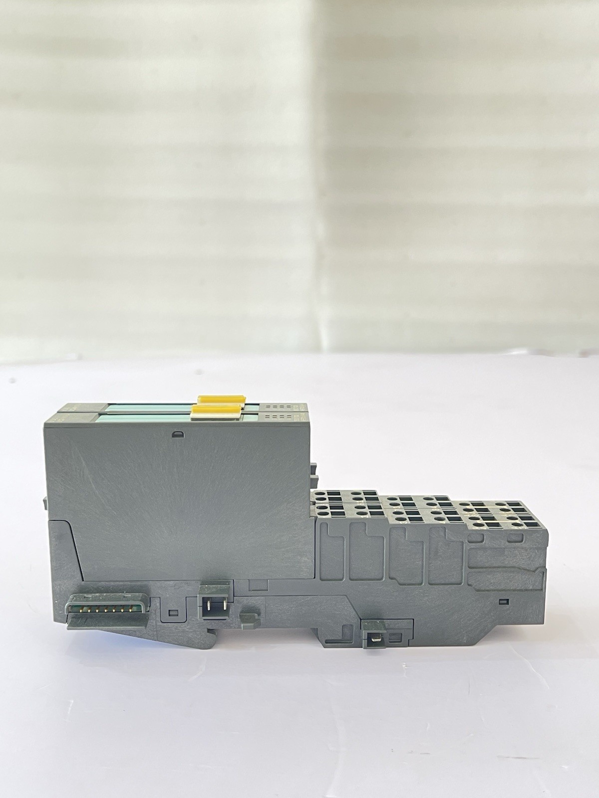 SIEMENS 6ES7132-4BF00-0AA0 DIGITAL OUTPUT MODULE LOT OF 2 PCS MADE IN GERMANY