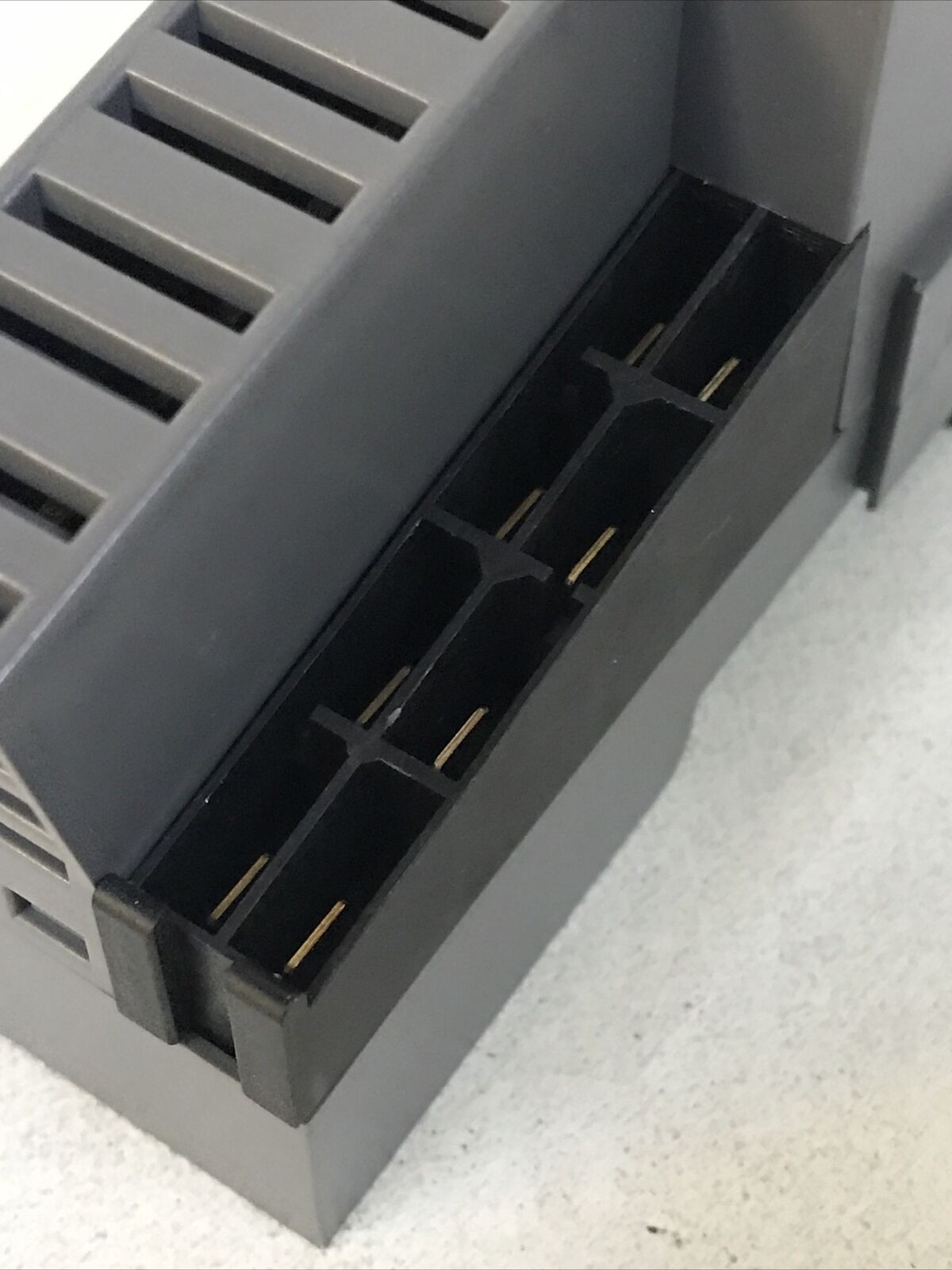Allen-Bradley 1734-ADN Ser. B I/O DeviceNet Output: 5VDC 1A Rev: A01 F/W: 3.001