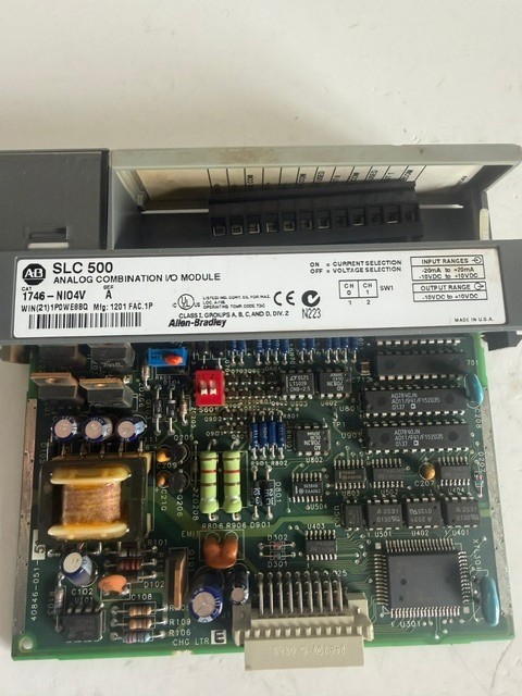 Allen Bradley 1746-NIO4V Analog Combination I/O Module SLC-500
