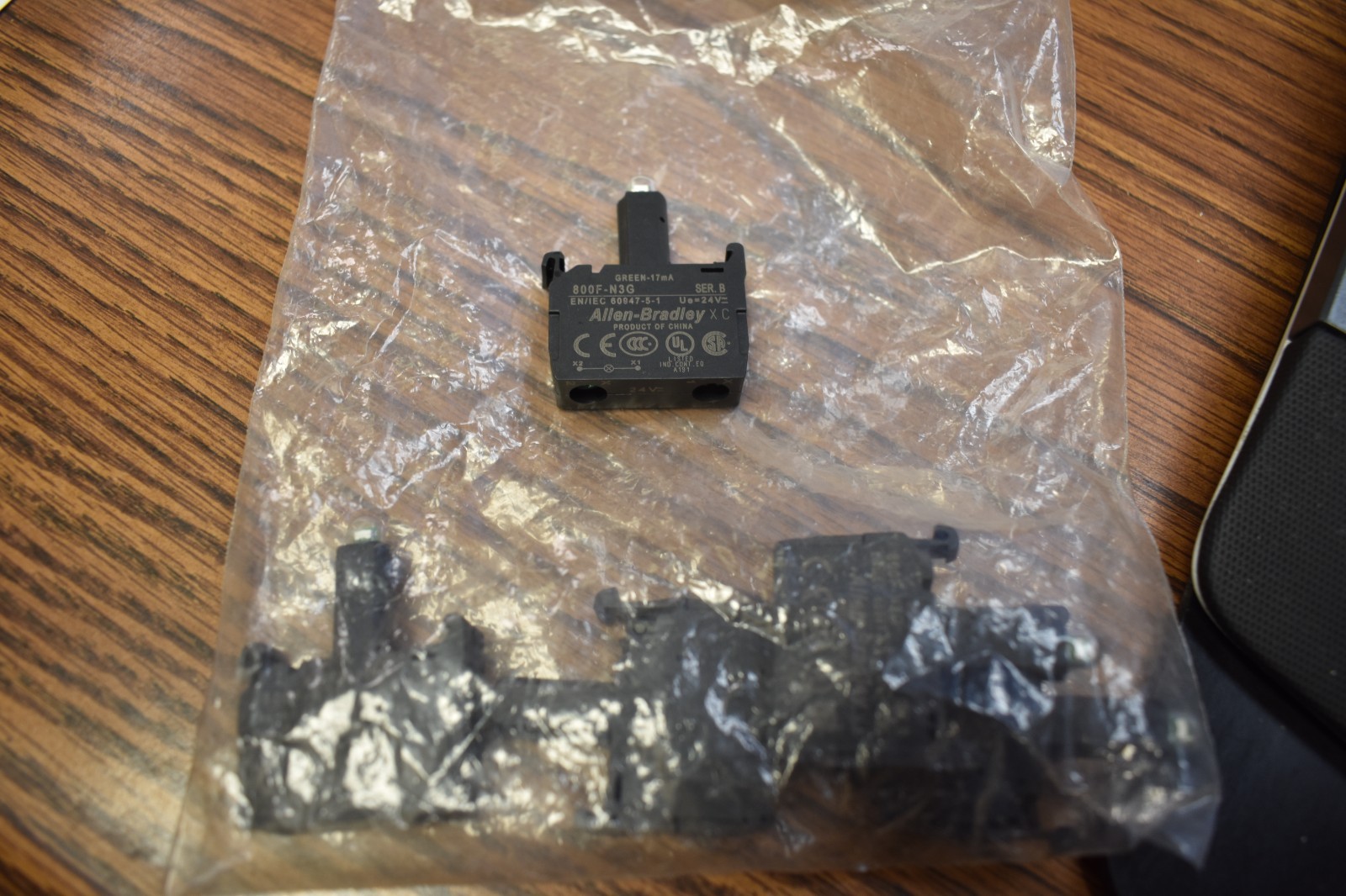 Allen Bradley Green Light Module 800F-N3G Series B