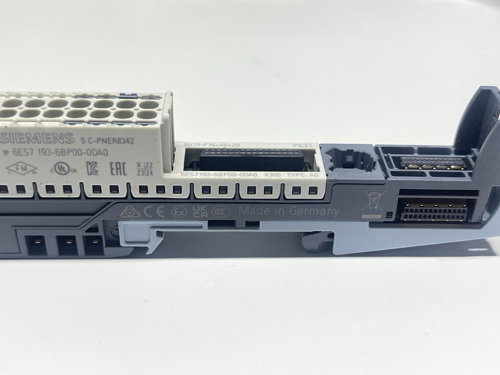 Siemens Simatic ET-200 SP 6ES7193-6BP00-0DA0 Base Unit BU15-P16+A0+2D Push Term