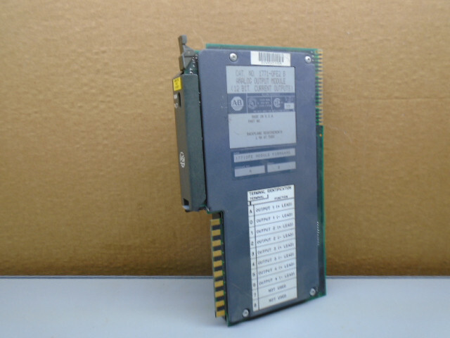 1771-OFE2 /B Allen Bradley PLC 5 Analog output 1771-0FE2 E30