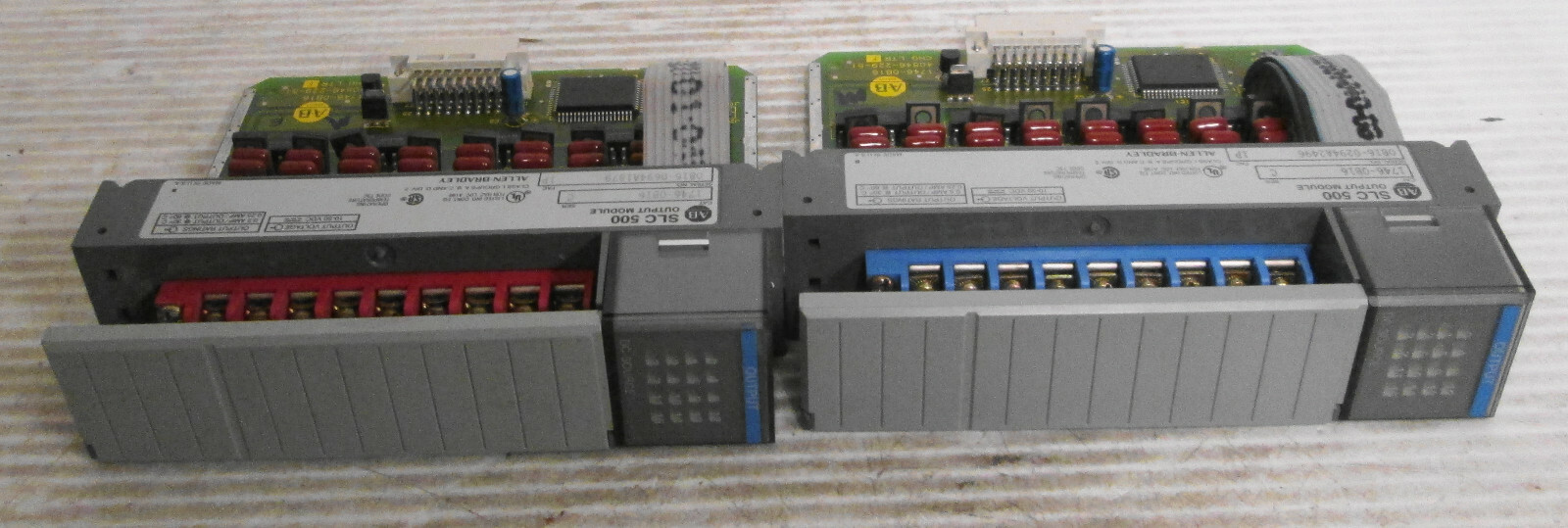 Allen-Bradley SLC500 1746-OB16 Series C Output Module Output Voltage 10-50VDC(2)
