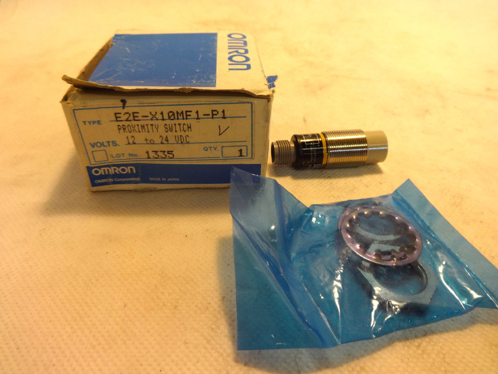 NEW IN BOX OMRON E2E-X10MF1-P1 PROXIMITY SWITCH