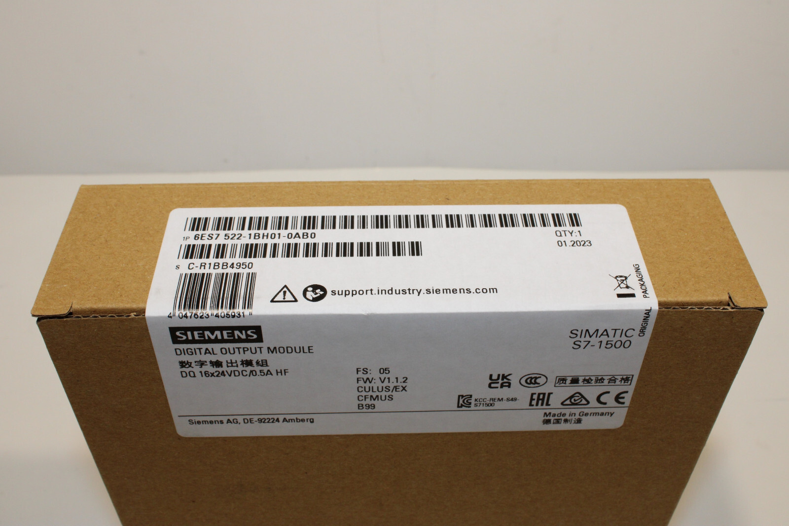 Siemens 6ES7522-1BH01-0AB0 Digital Output Module S7-1500 NEW
