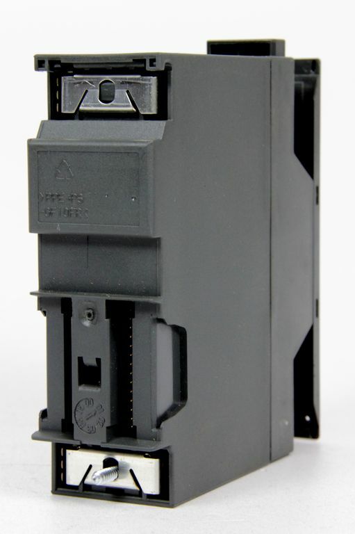 Siemens S7 SM 322 6ES7 322-1BF01-0AA0 Digital Output E-Stand 4