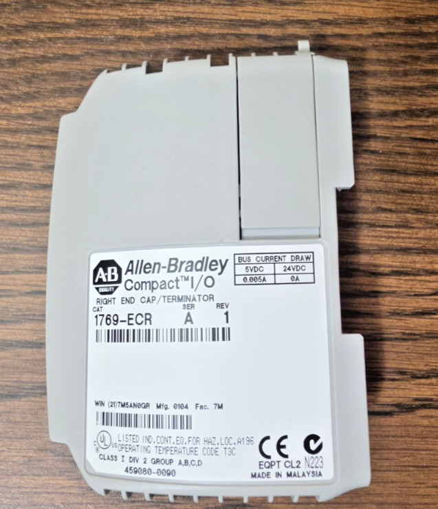ALLEN BRADLEY COMPACT I/O UNIT 1769-OB32 SER A REV 1 F/W 3.1 W/ END CAP 1769-ECR
