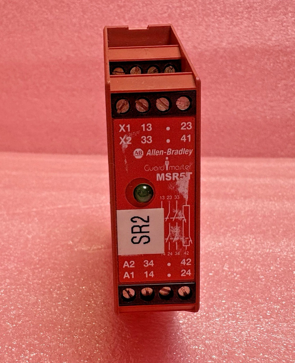ALLEN BRADLEY CAT. NUMBER 440R-B23020 MODEL MSRST 24VAC/DC SERIES C