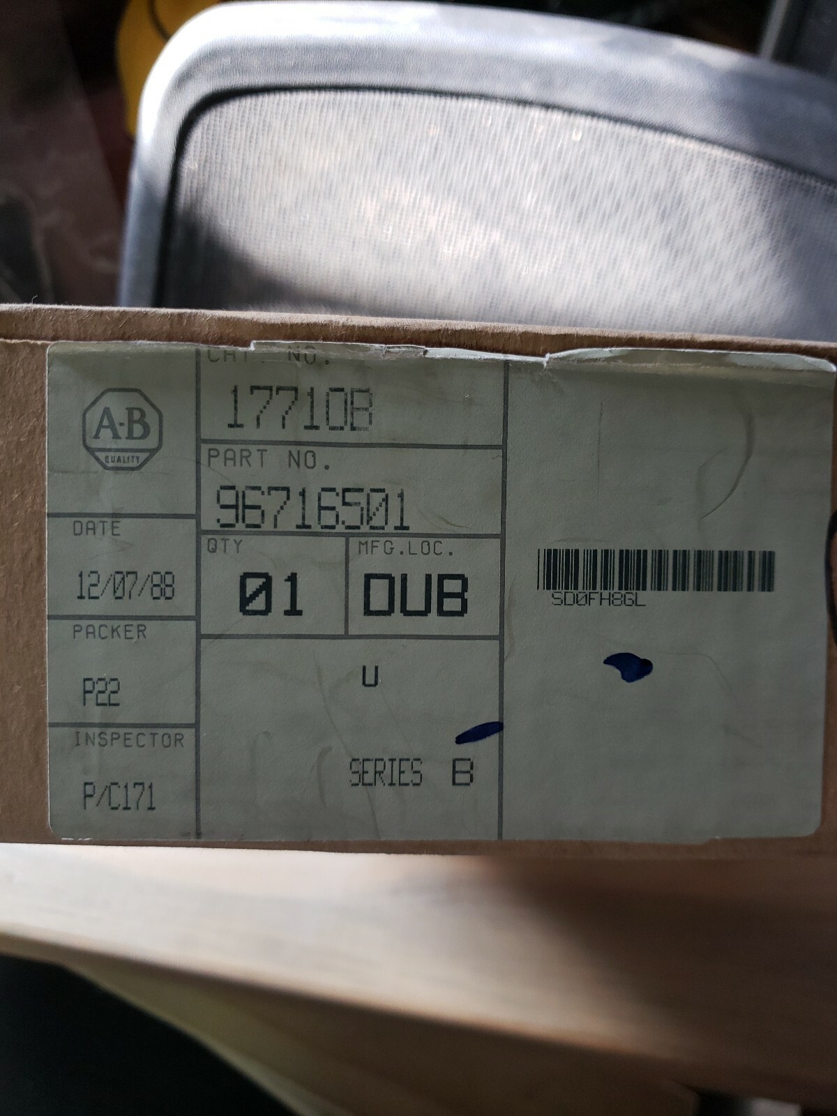 Allen-Bradley 1771-OB Output Module. New In Box With Terminal Strip