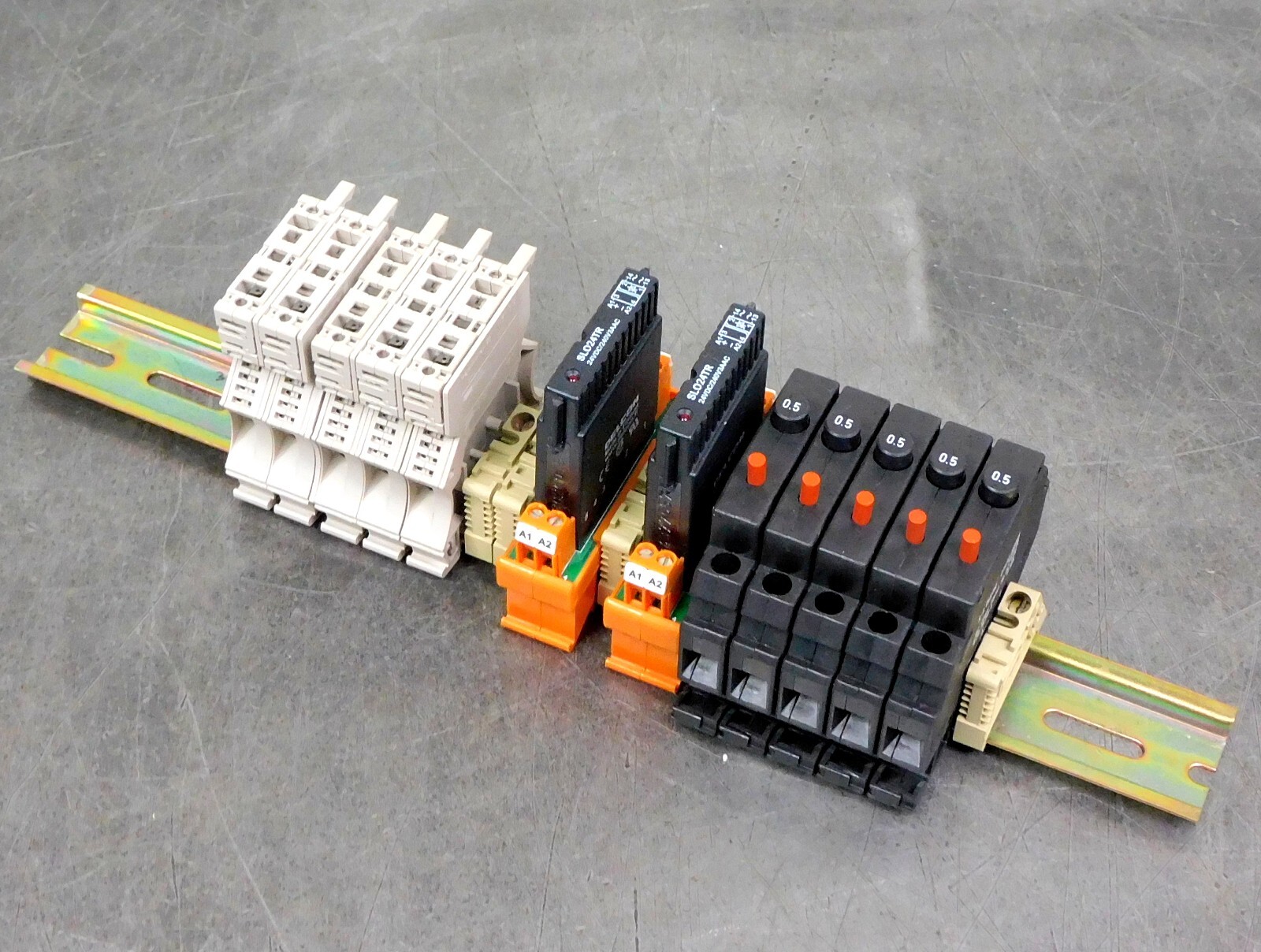 Weidmuller & Allen Bradley WSI6/2, EW35, LR82859 w/ SLO24TR, 1492-GH005 DIN Rail