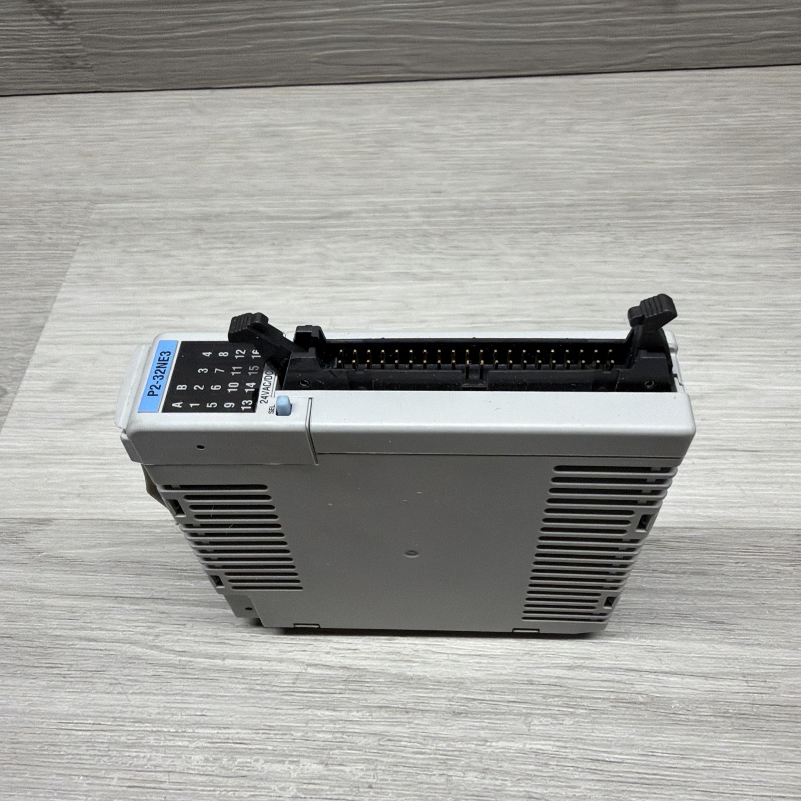 Automation Direct P2-32NE3 Discrete Input Module, 32 Point 24VDC/AC, READ DESCRI