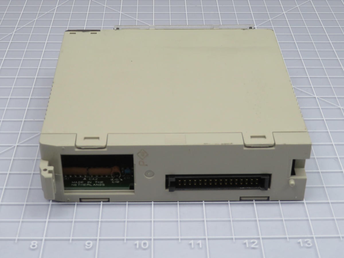 OMRON C200H-OC226N OUTPUT UNIT 250VAC/DC 24V 2A POINT 8A TK227