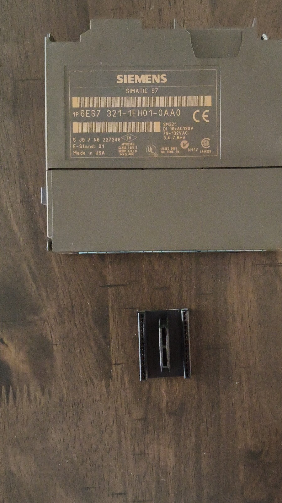 Siemens SM321 DI 16xAC120V SIMATIC S7 PLC Input Module 6ES7 321-1EH01-0AA0