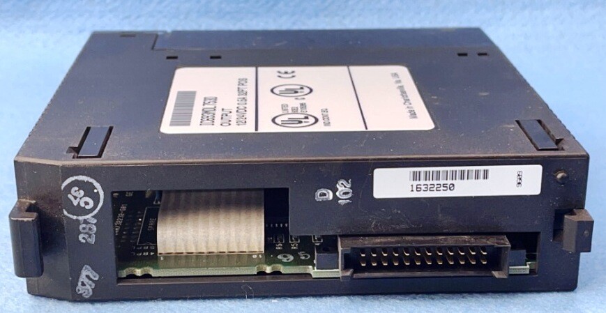 GE FANUC IC693MDL753D OUTPUT MODULE 12/24VDC 0.5A 32PT POS