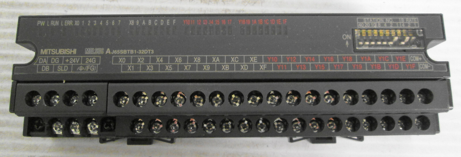 Mitsubishi AJ65SBTB1-32DT3 Input Output Unit In 24VDC 5mA Out 24VDC 0.5A 3.6A