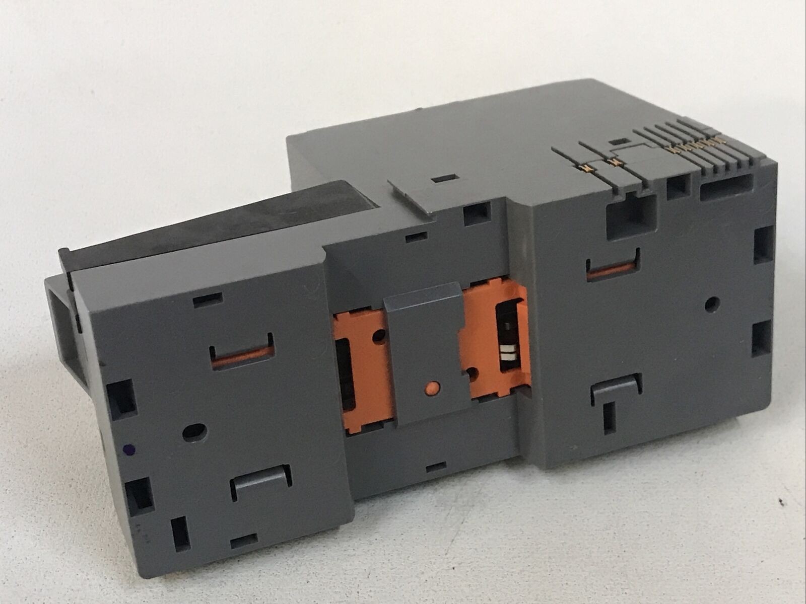 Allen-Bradley 1734-ADN Ser. B I/O DeviceNet Output: 5VDC 1A Rev: A01 F/W: 3.001