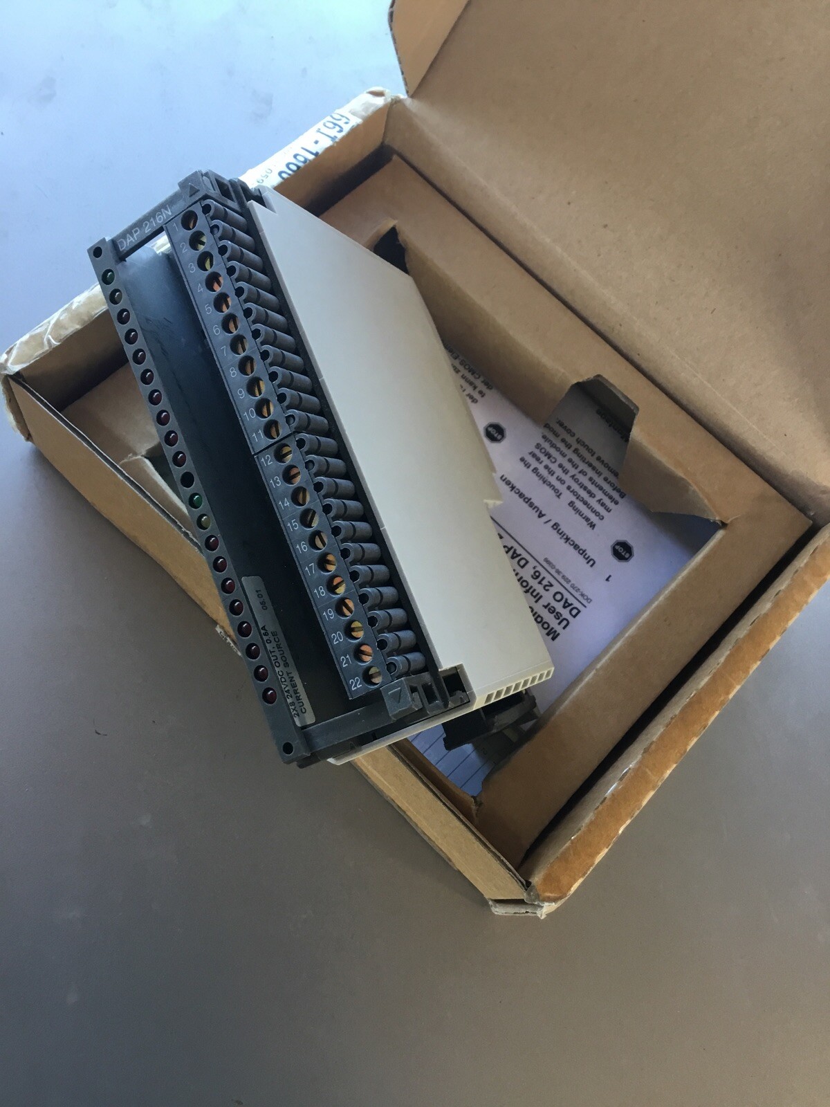 New NiB SCHNEIDER MODICON TSX COMPACT DAP216N AS-BDAP-216N OUTPUT MODULE