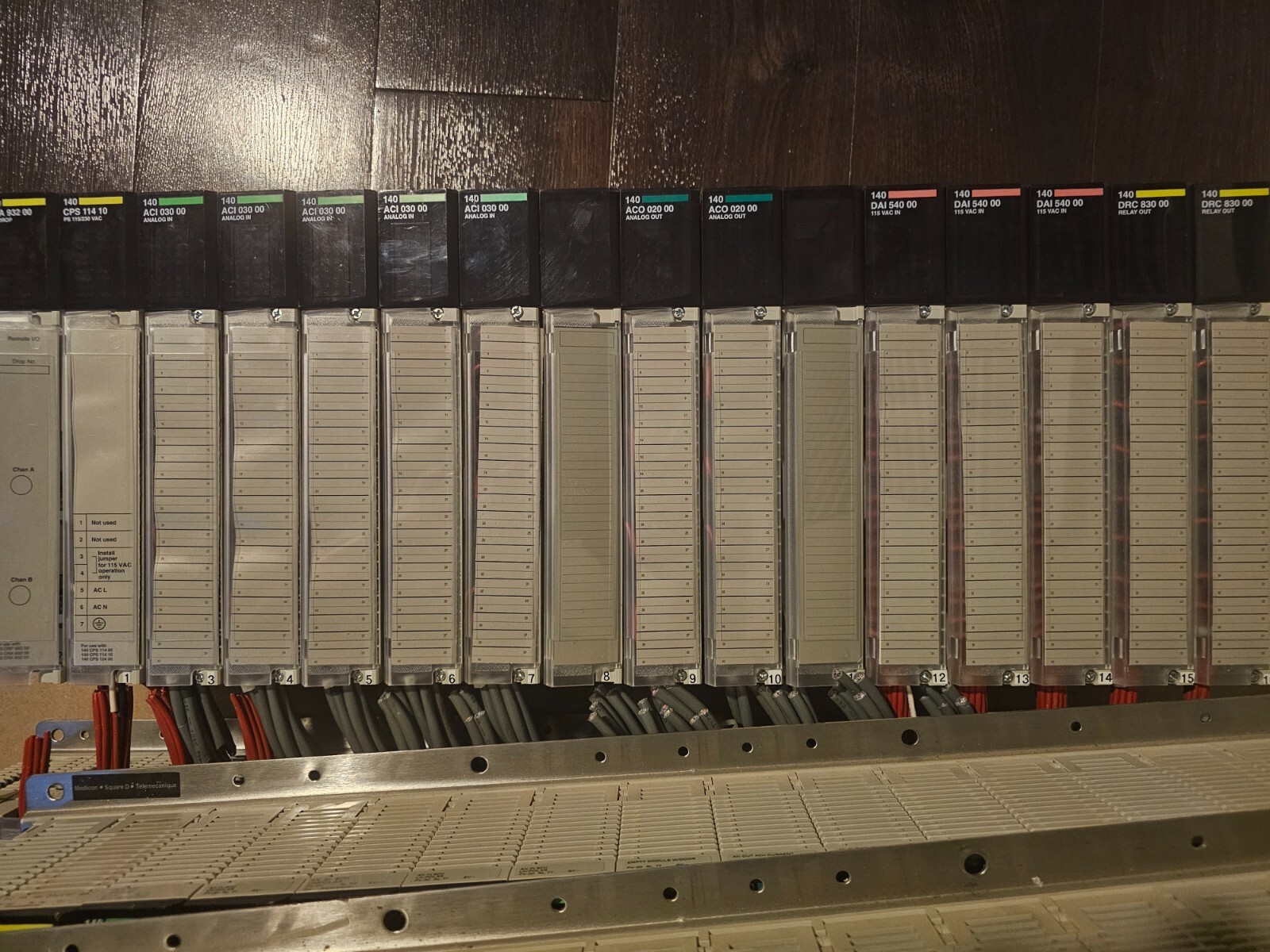 SCHNEIDER ELECTRIC MODICON,140-DRC-830-00,OUTPUT MODULE