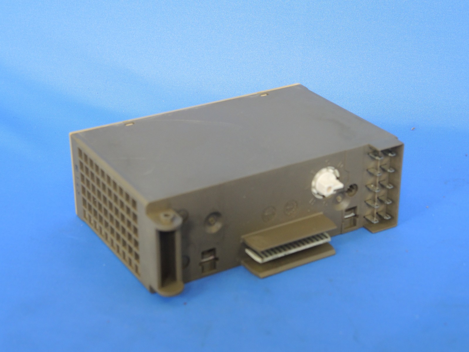 Siemens 6ES5-441-8MA11 Digital Output module, 8 x 24 volts DC/0.5A