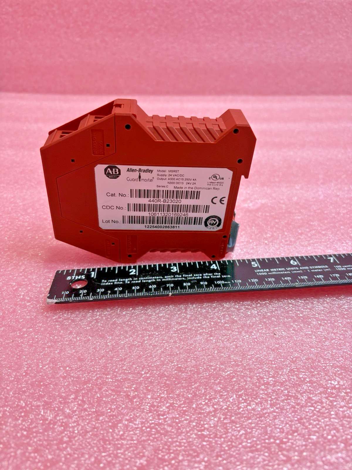 ALLEN BRADLEY CAT. NUMBER 440R-B23020 MODEL MSRST 24VAC/DC SERIES C