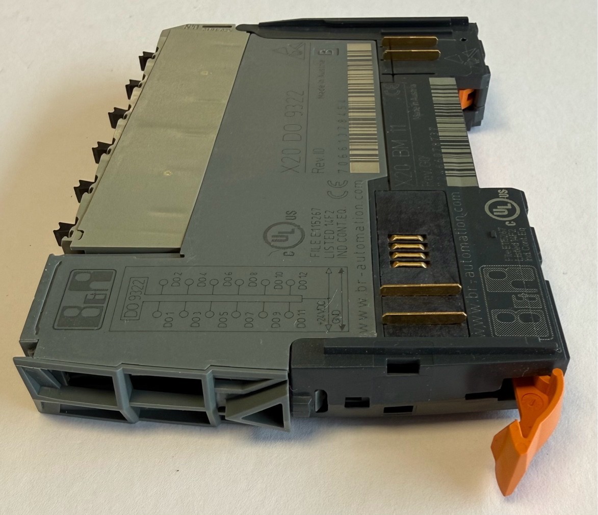 B&R Digital Output Module / Digital Output / 24VDC / Rev. I0 / X20DO9322