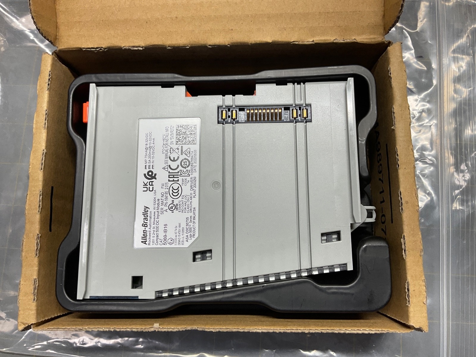 NEW SER A 5069-IB16 Compact 5000 DC Input Module FROM WISCONSIN ALLEN-BRADLEY