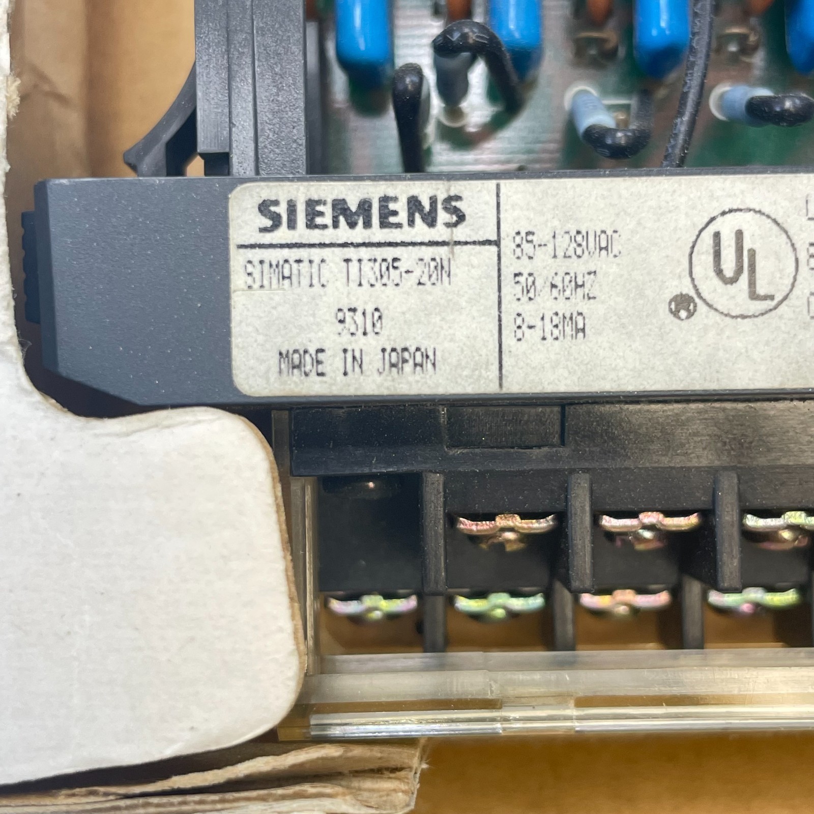 SIEMENS SIMATIC TI305-20N Input Module 85-128V 50/60HZ 8-18MA