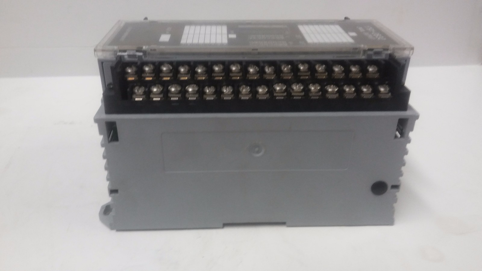 2 Allen Bradley 1791-0B32 Block I/O Output Mod. 19.2-30Vdc 300mA Output 10-30Vdc