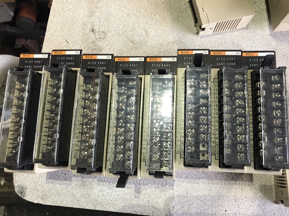 OMRON 24V DC 7mA INPUT UNIT C200H-ID212 Quantity