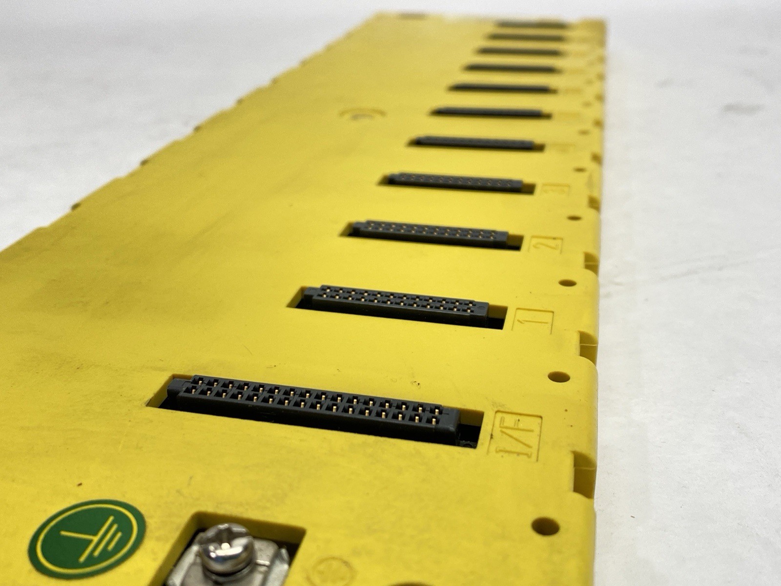Fanuc A03B-0807-C001 10-Slot I/O Module Base Unit ABU10A Horizontal