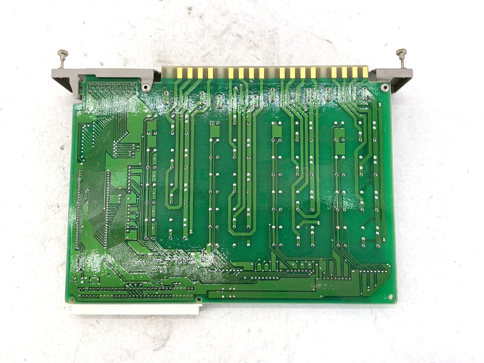 New Siemens 505-4816 PLC Output Module 16-Point 110/220VAC 50/60HZ – No Box