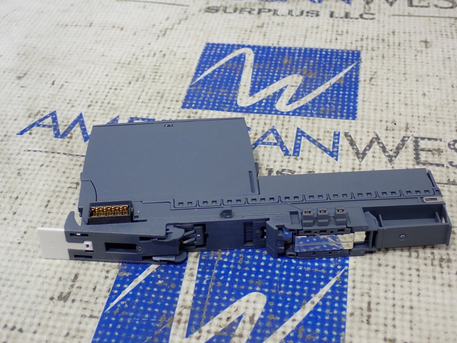 Siemens 6ES7 132-6BF00-0CA0 Output Module Simatic S7 W/6ES7193-6BP20-0BA0 Base