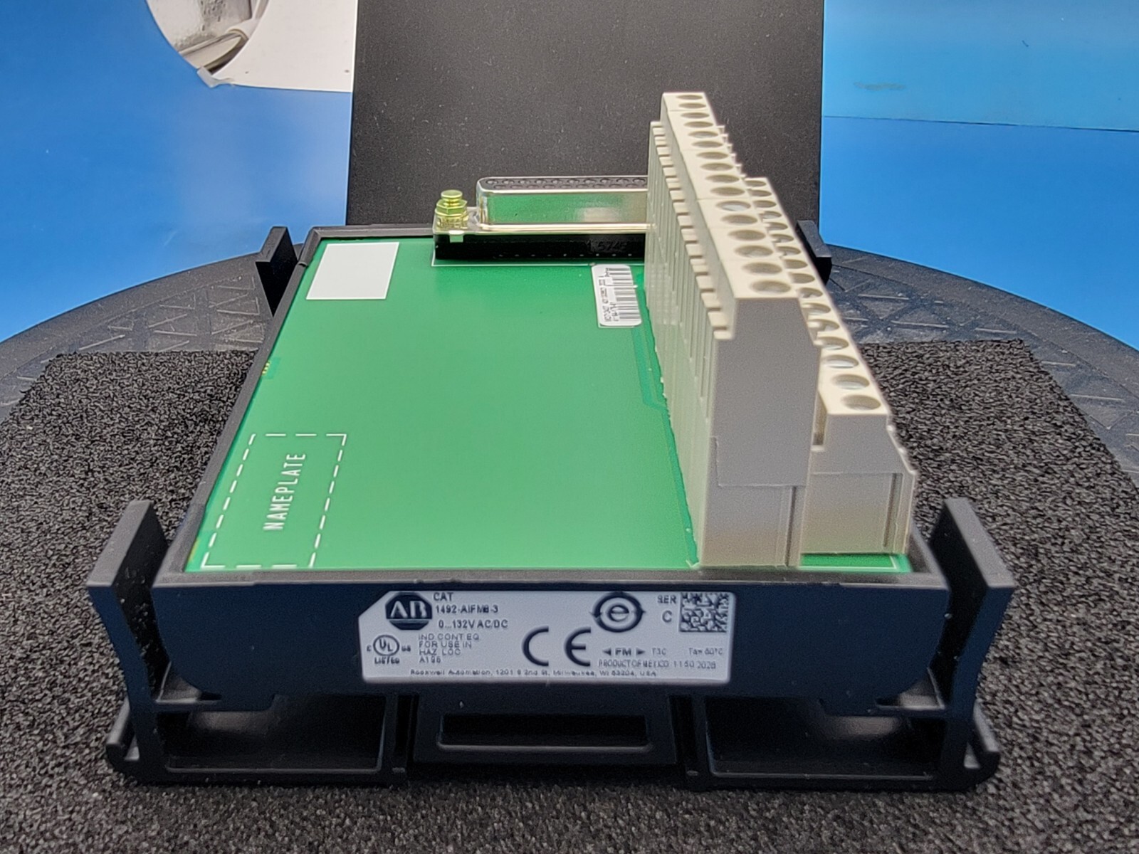 Allen Bradley 1492-AIFM8-3, 8 channel feed-through analog interface module, NEW