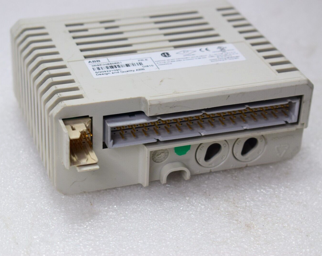 ABB DI810 DIGITAL INPUT MODULE 24V 3BSE008508R1