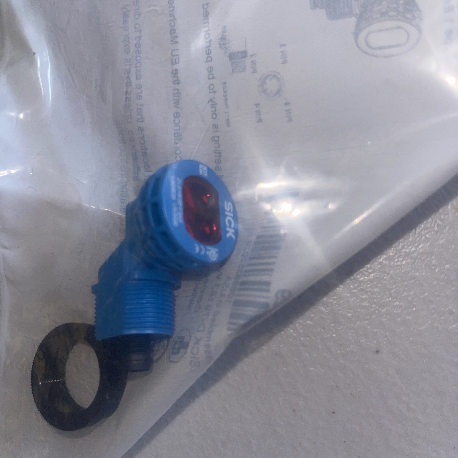 NEW SICK ZLD18-5PT3A8 SENSOR W/ MOUNTING BRACKET 1089835 ZLD185PT3A8I’m
