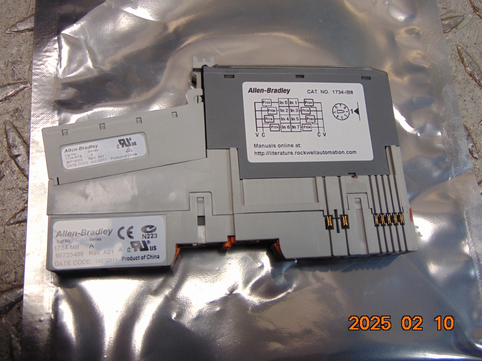 ALLEN BRADLEY 1734-IB8 SER D DIGITAL INPUT MODULE w 1734-RTB & 1734-MB
